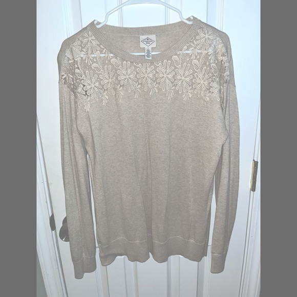 St Johns Bay sweater. Large. Worn once.  Pit to pit-19”, L24”, S24”. - Picture 1 of 3